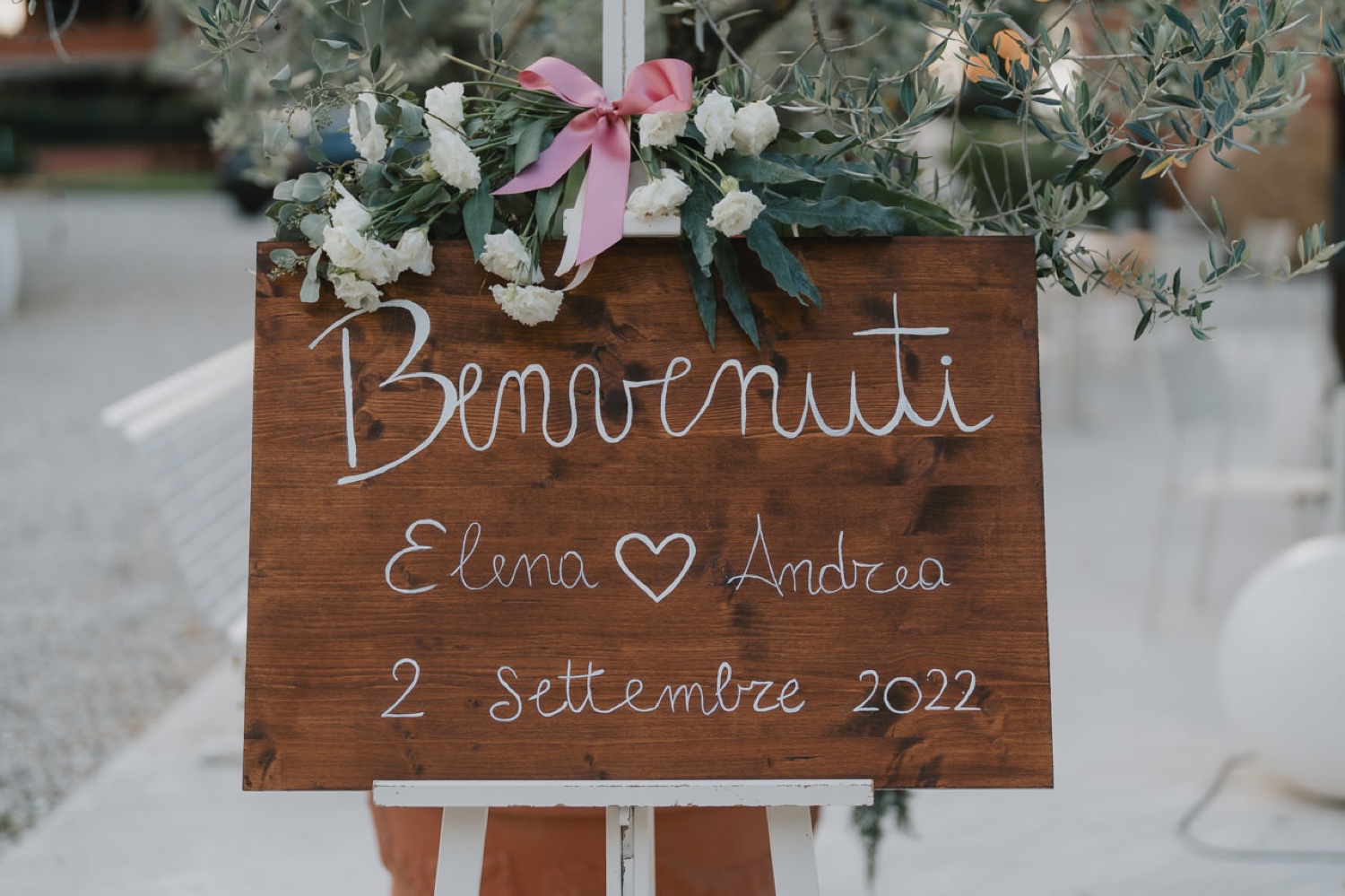 Il cartello di benvenuto all'ingresso