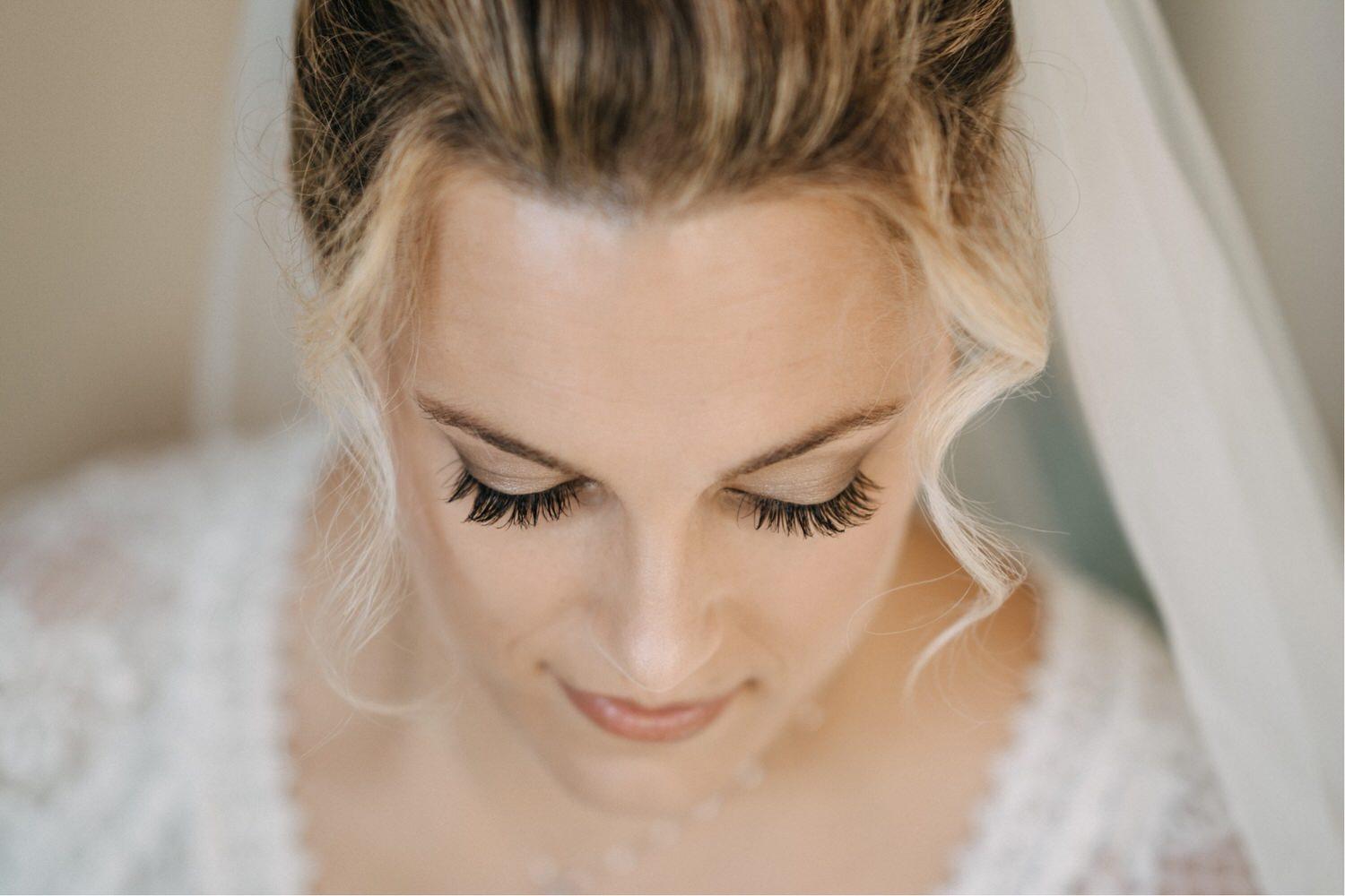 Ritratto della sposa con il velo