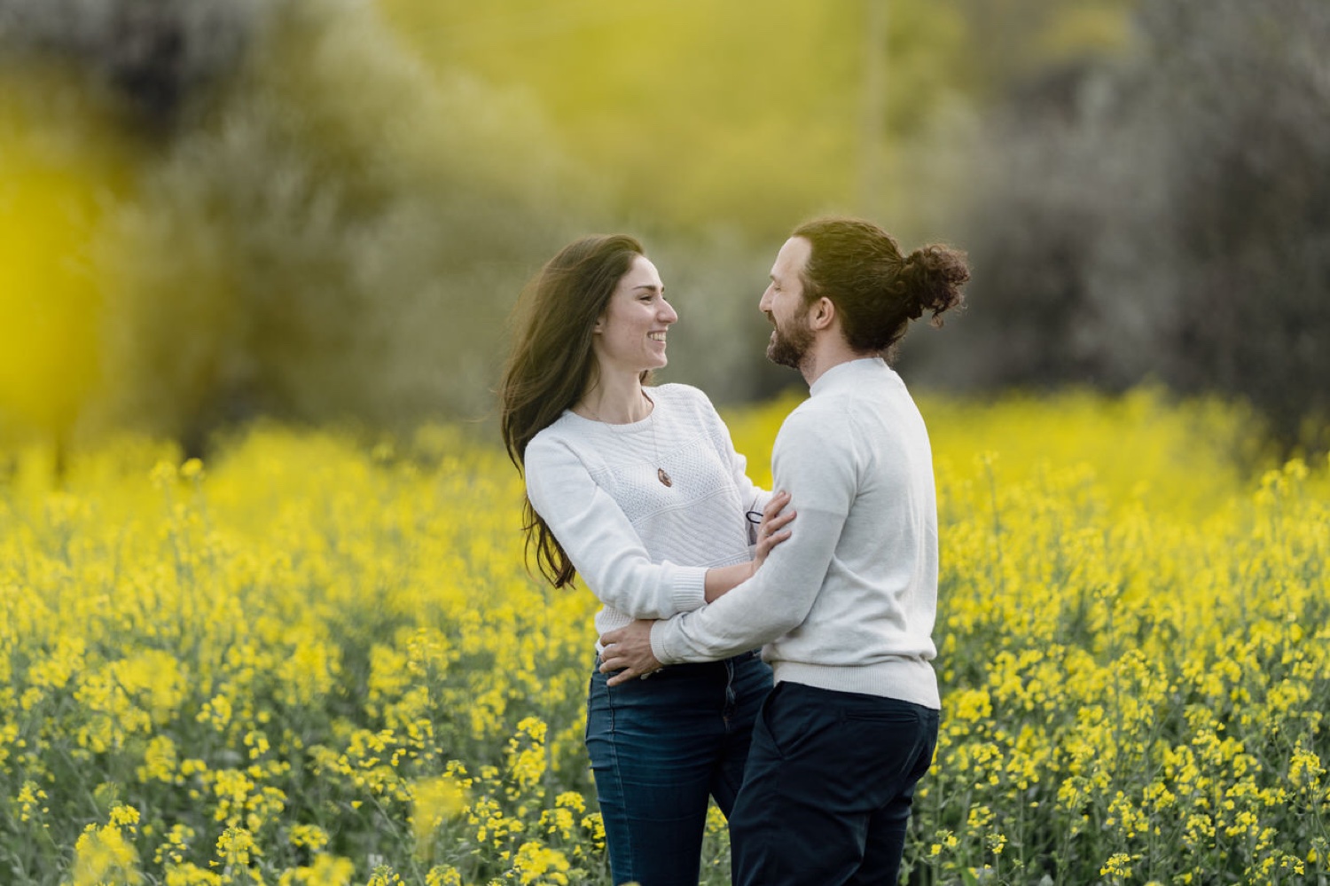 Servizio fotografico di coppia nella campagna toscana
