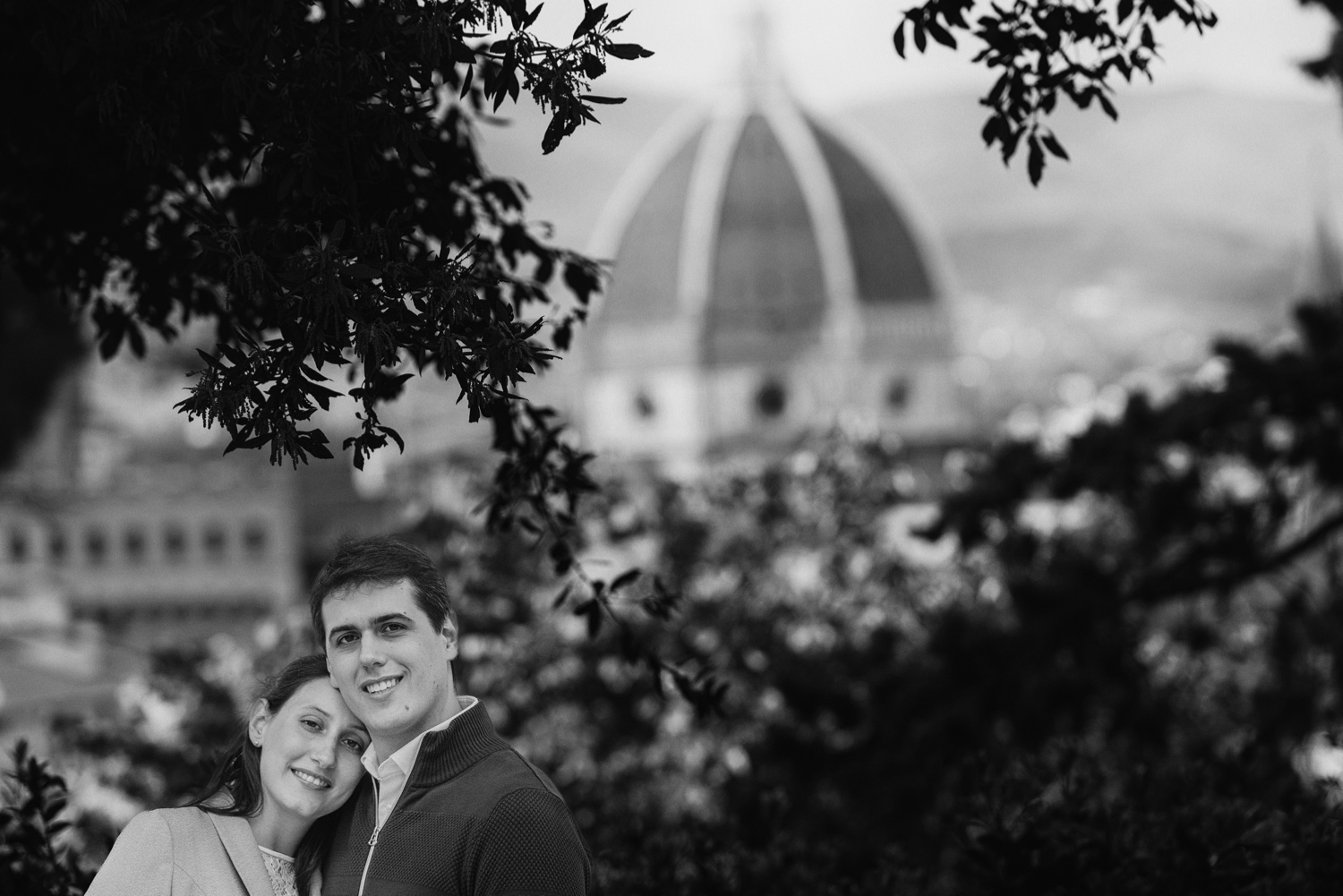 La cupola del Duomo tra i rami