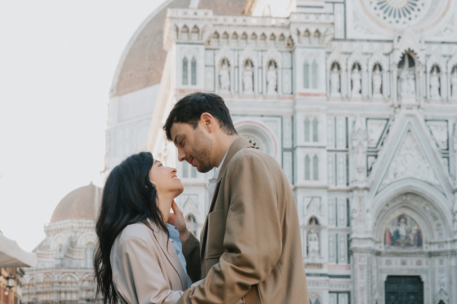 Pre-wedding a Firenze: la coppia davanti al Duomo